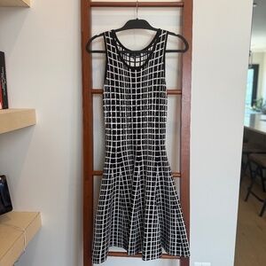 The Limited Patterned Drop Waist Sweater Dress – Black & White – Size XS